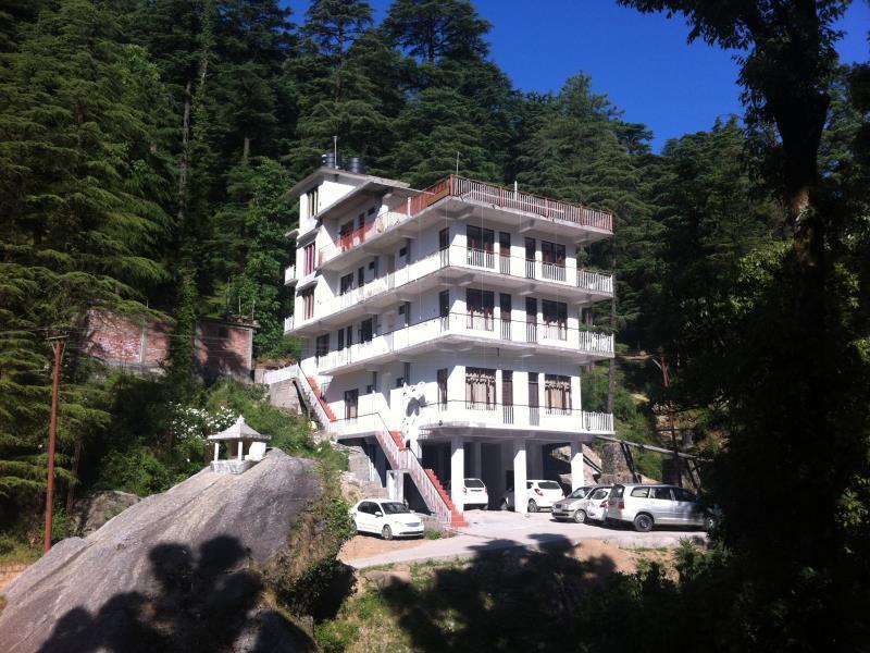 Oyo 1153 The Oak Valley Dharamshala Exterior foto